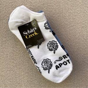 NWT Schitt’s Creek socks (5pairs), size 4-10